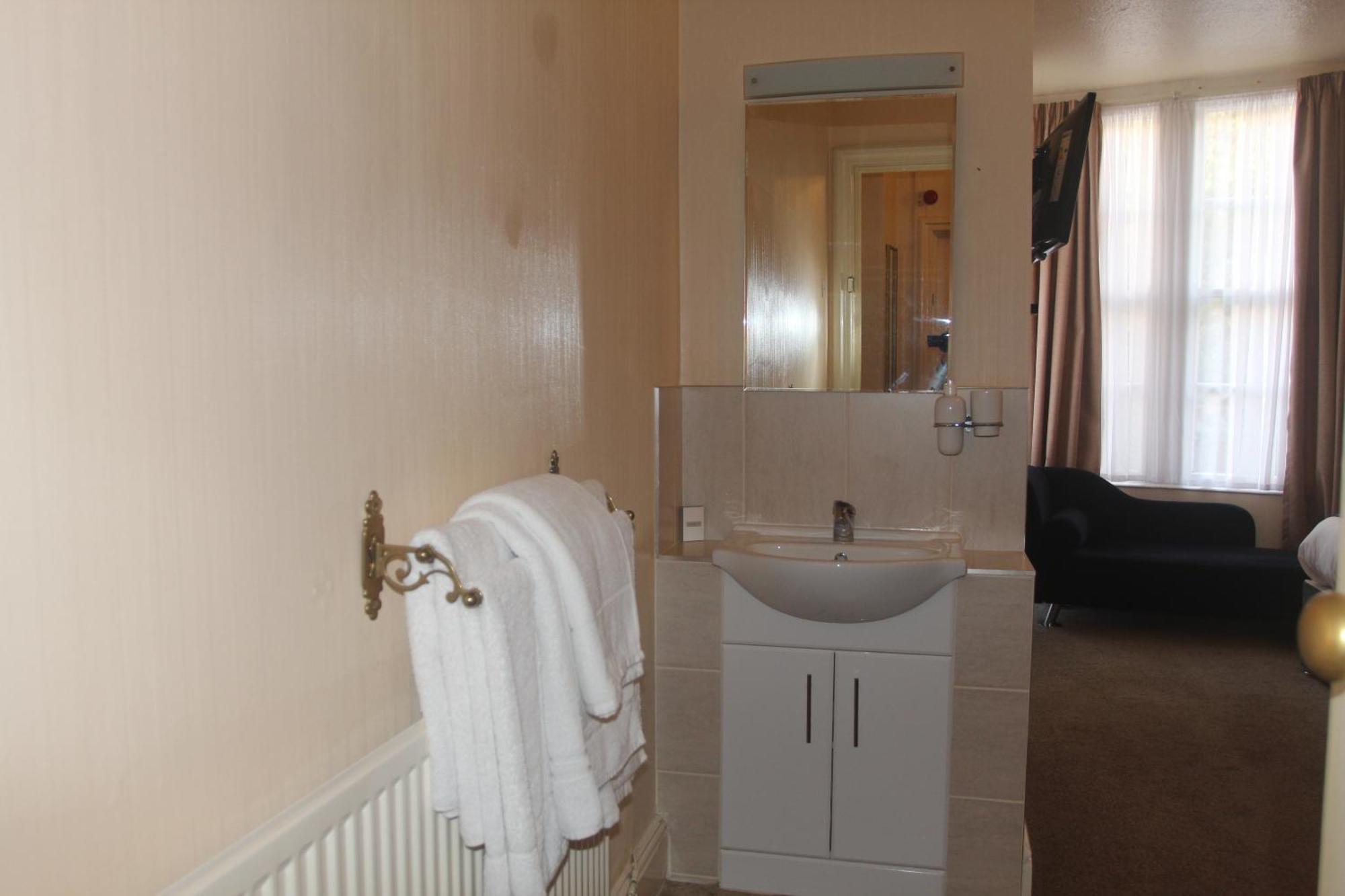 Bryn-y-mor (adults Only) Bed & Breakfast Llandudno